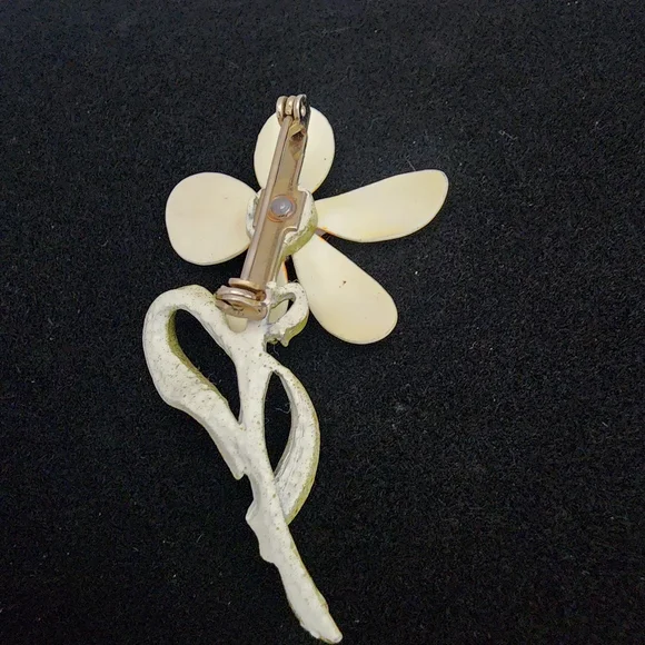 SE36 Vibrant Yellow Floral Brooch - Picture 5 of 6